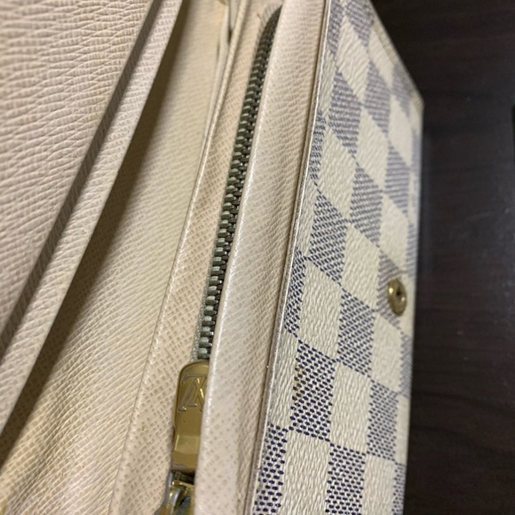 **SOLD** Louis Vuitton Azur women’s wallet - Picture 3 of 9